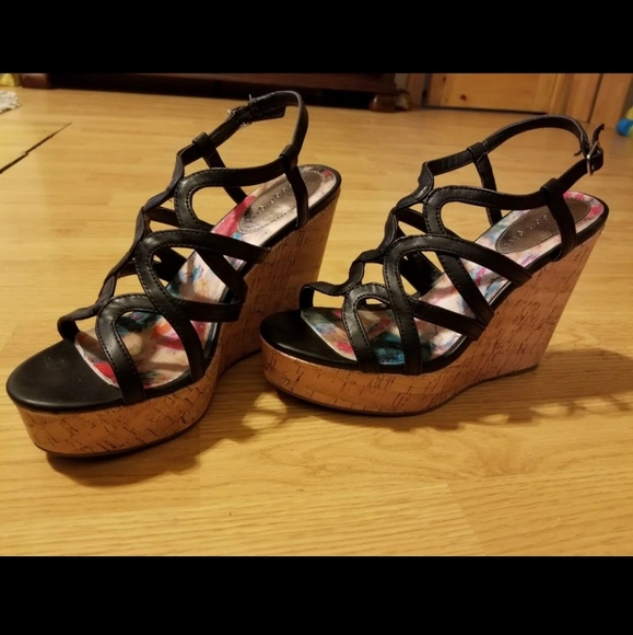 Black wedges - Picture 1 of 2